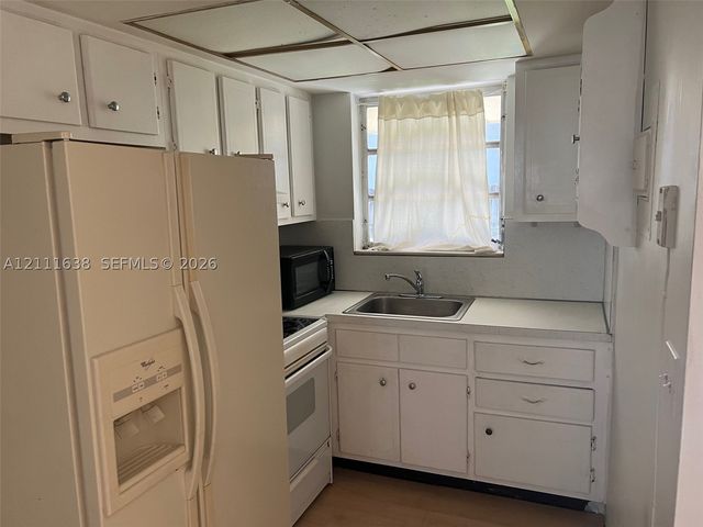 4841 SW 45th Ave 2, Hollywood, FL 33314