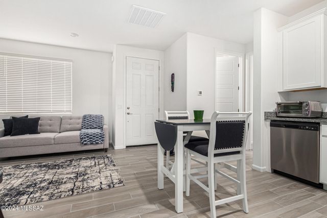 8095 S Soltero Mine Drive, Tucson, AZ 85747