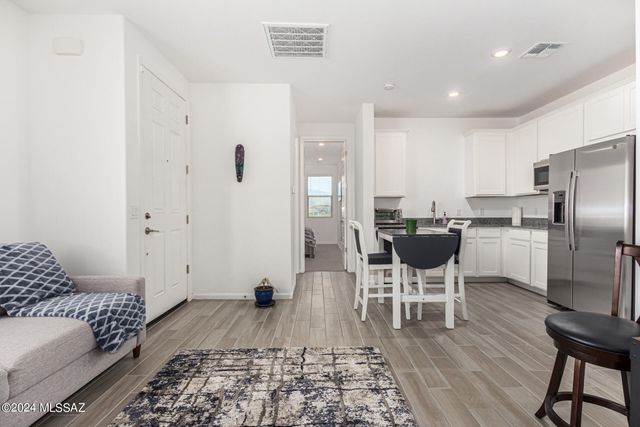 8095 S Soltero Mine Drive, Tucson, AZ 85747