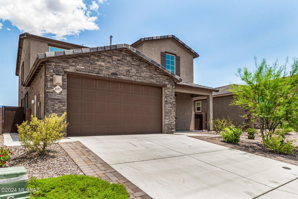 8095 S Soltero Mine Drive, Tucson, AZ 85747