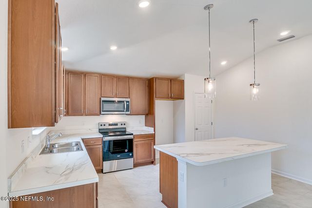 7134 HAWKES BEND Street, Jacksonville, FL 32219