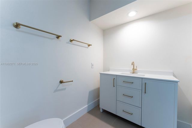 636 Hibiscus Dr 0, Hallandale Beach, FL 33009