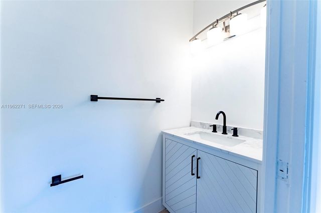 636 Hibiscus Dr 0, Hallandale Beach, FL 33009