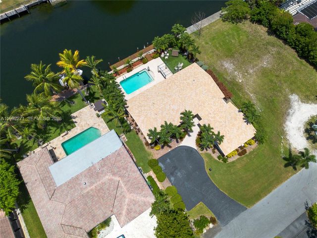 636 Hibiscus Dr 0, Hallandale Beach, FL 33009