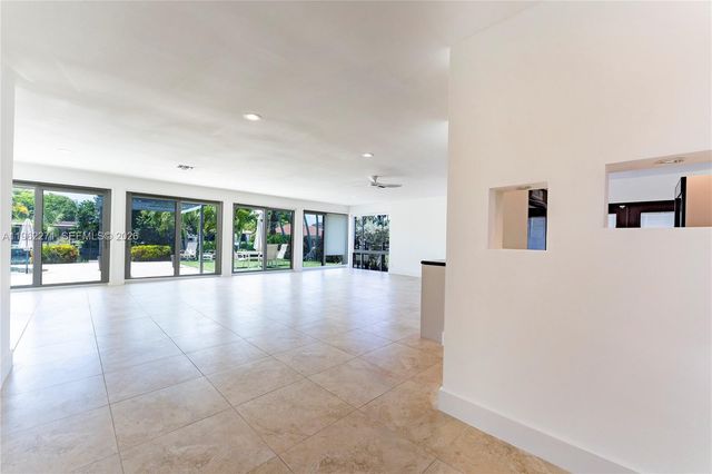 636 Hibiscus Dr 0, Hallandale Beach, FL 33009