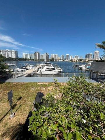 18061 Biscayne Boulevard PH02, Aventura, FL 33160