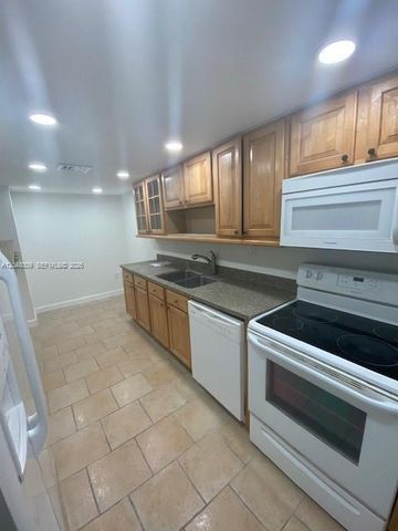 18061 Biscayne Boulevard PH02, Aventura, FL 33160