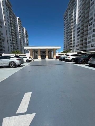 18061 Biscayne Boulevard PH02, Aventura, FL 33160