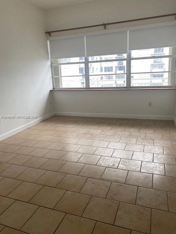 18061 Biscayne Boulevard PH02, Aventura, FL 33160