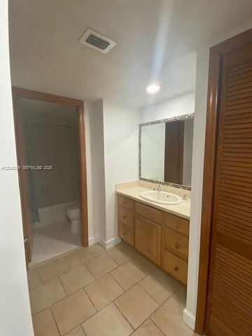 18061 Biscayne Boulevard PH02, Aventura, FL 33160