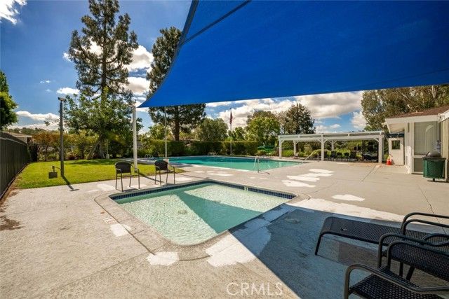 22994 Via Pimiento B3, Mission Viejo, CA 92691