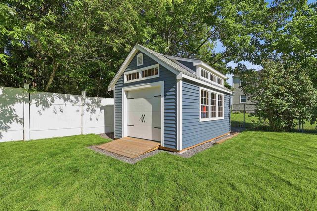 37 W Glenwood Street, Nashua, NH 03060