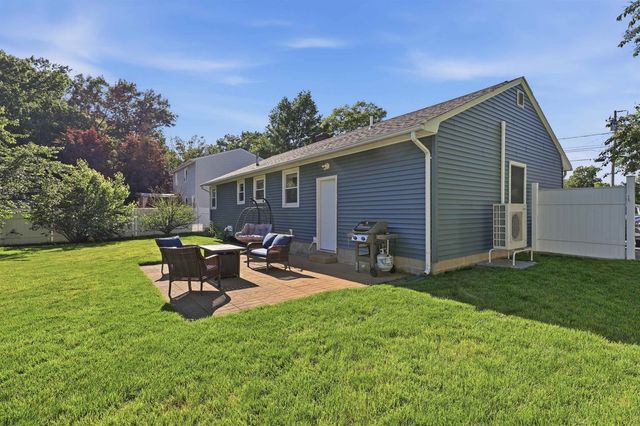 37 W Glenwood Street, Nashua, NH 03060