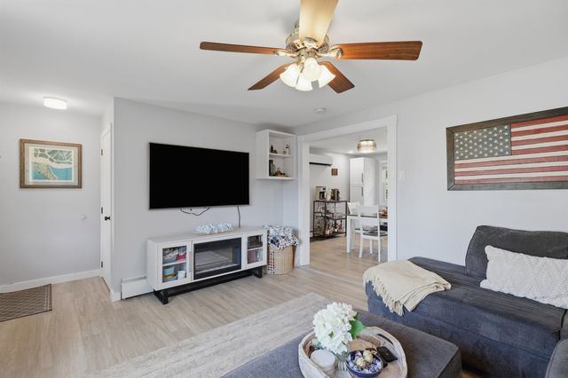 37 W Glenwood Street, Nashua, NH 03060