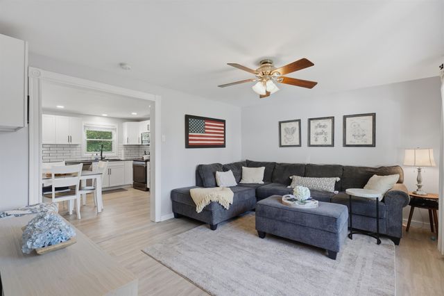 37 W Glenwood Street, Nashua, NH 03060