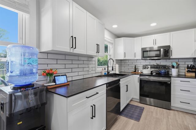 37 W Glenwood Street, Nashua, NH 03060