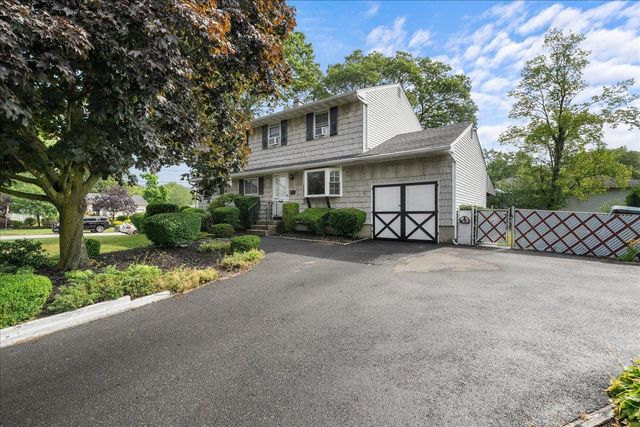 635 Connetquot Avenue, Islip Terrace, NY 11752