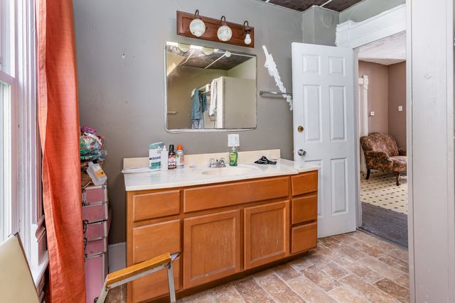 515 N Broadway Street, Joliet, IL 60435