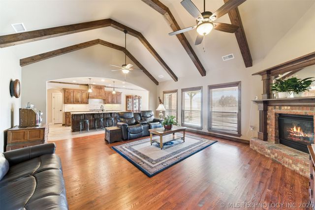 3398 E 426 Road, Oologah, OK 74053