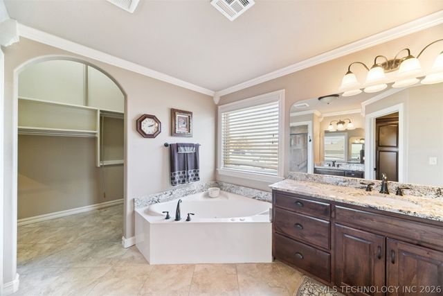 3398 E 426 Road, Oologah, OK 74053