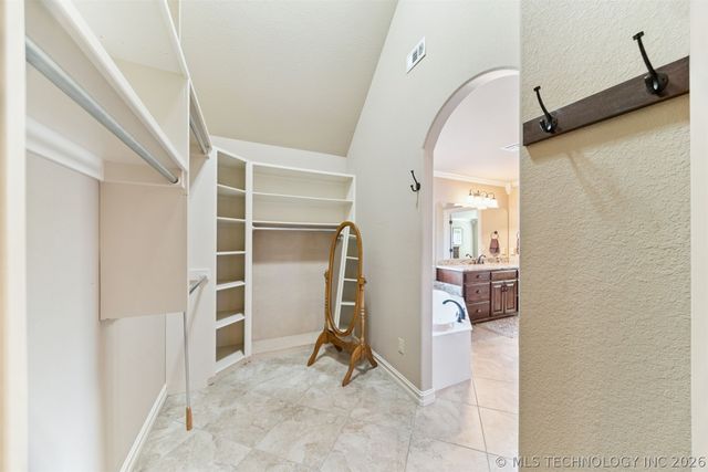 3398 E 426 Road, Oologah, OK 74053