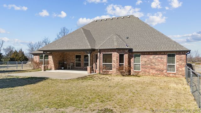 3398 E 426 Road, Oologah, OK 74053