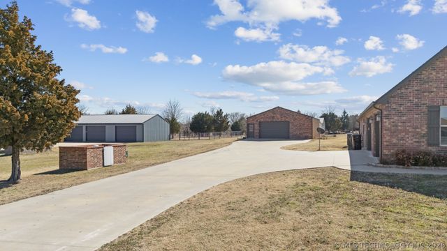 3398 E 426 Road, Oologah, OK 74053