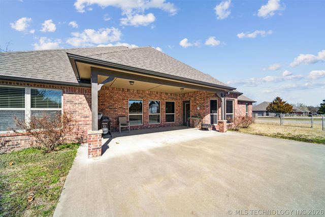 3398 E 426 Road, Oologah, OK 74053
