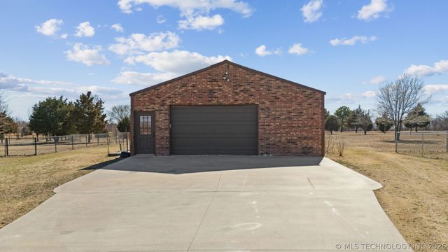3398 E 426 Road, Oologah, OK 74053