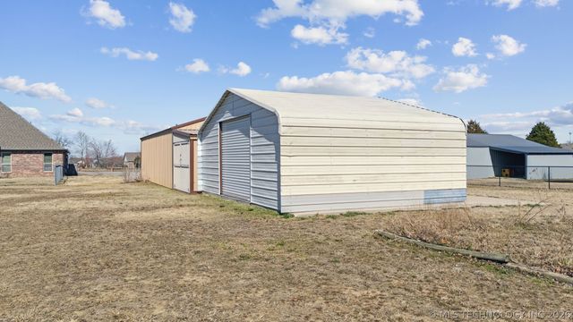 3398 E 426 Road, Oologah, OK 74053