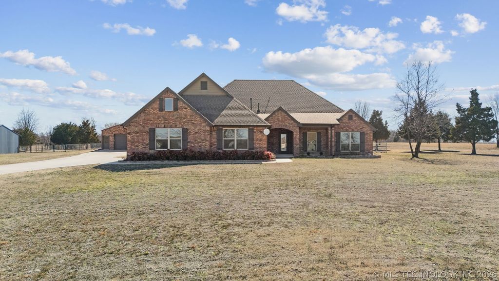 3398 E 426 Road, Oologah, OK 74053