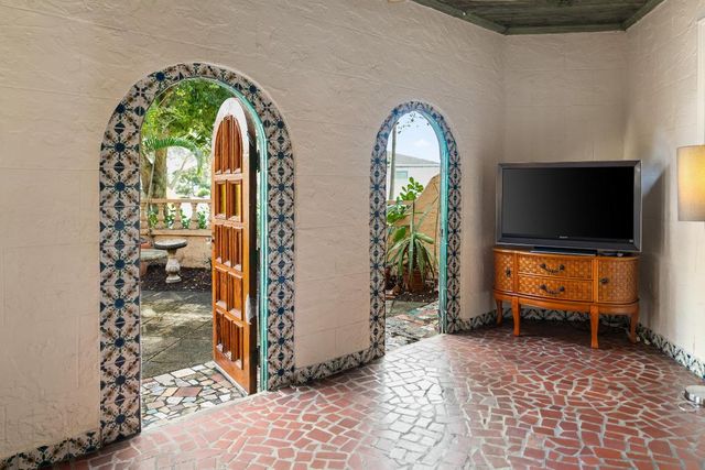 735 Colonial Road, West Palm Beach, FL 33405