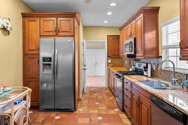 735 Colonial Road, West Palm Beach, FL 33405