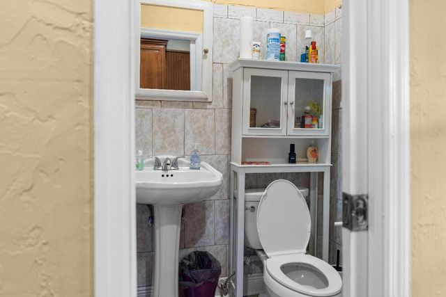 735 Colonial Road, West Palm Beach, FL 33405