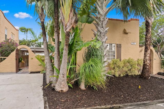 735 Colonial Road, West Palm Beach, FL 33405