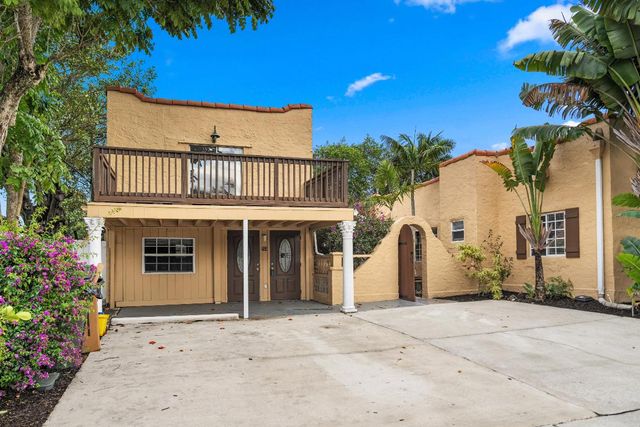 735 Colonial Road, West Palm Beach, FL 33405