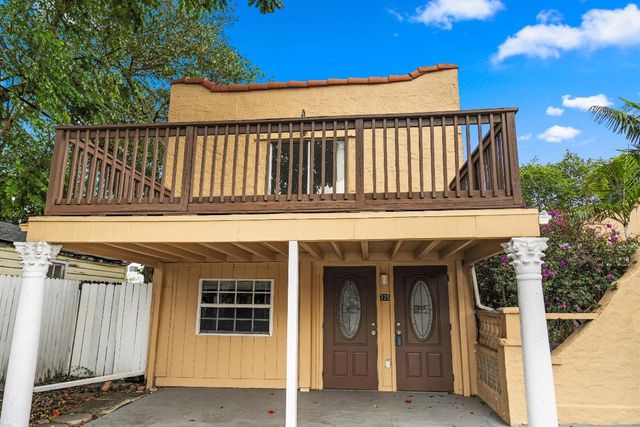 735 Colonial Road, West Palm Beach, FL 33405