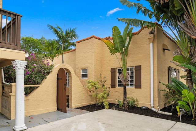 735 Colonial Road, West Palm Beach, FL 33405