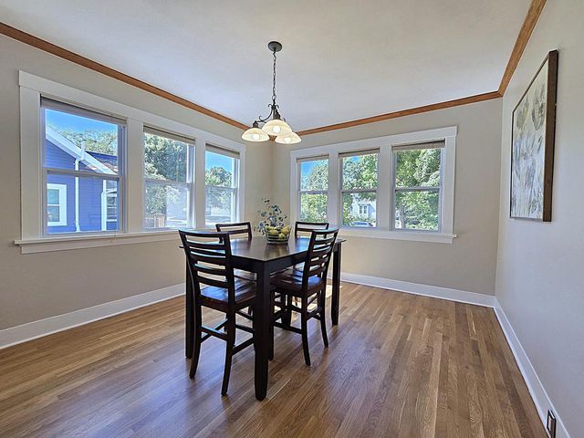 215 Randall PLACE, Elkhorn, WI 53121
