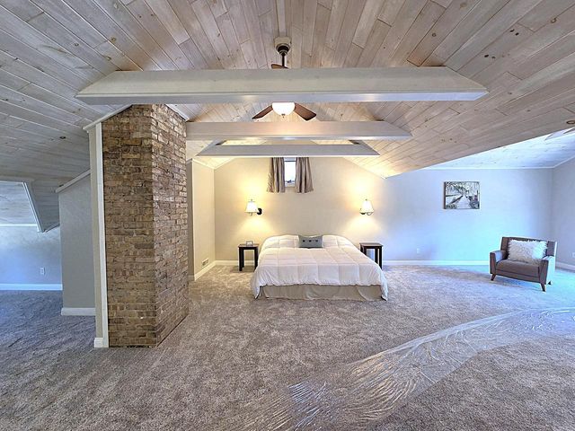 215 Randall PLACE, Elkhorn, WI 53121