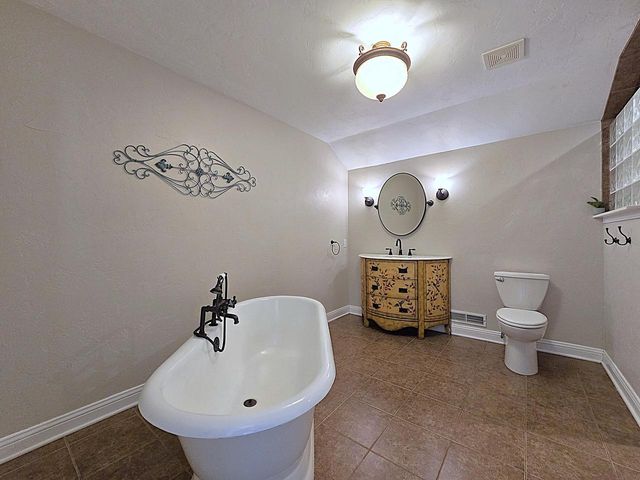 215 Randall PLACE, Elkhorn, WI 53121