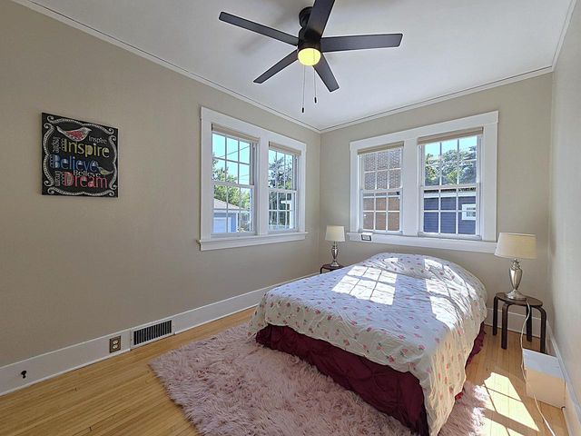 215 Randall PLACE, Elkhorn, WI 53121