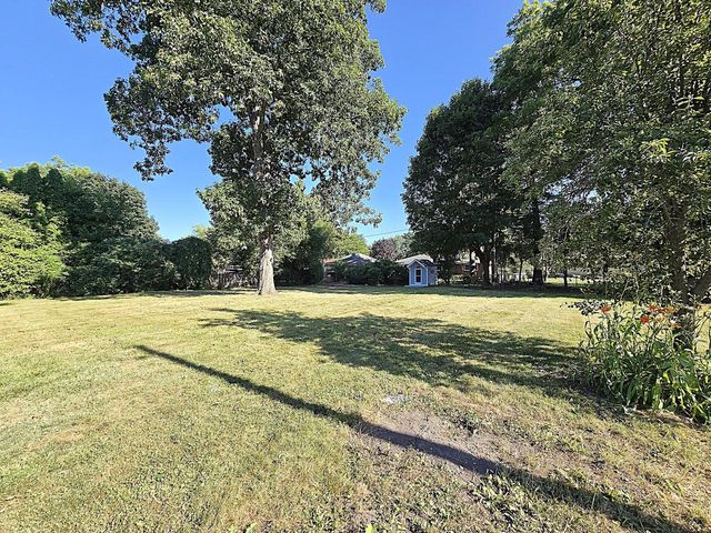 215 Randall PLACE, Elkhorn, WI 53121