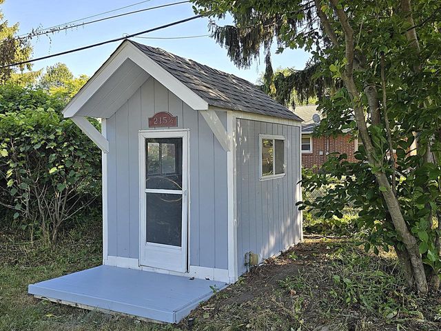 215 Randall PLACE, Elkhorn, WI 53121