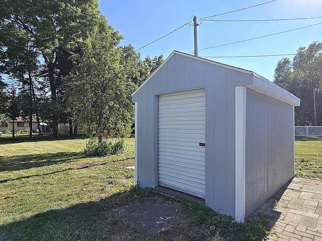 215 Randall PLACE, Elkhorn, WI 53121