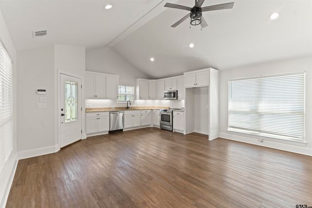 106 Hutto, Troup, TX 75789