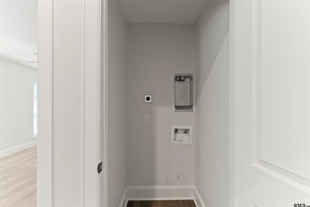 106 Hutto, Troup, TX 75789