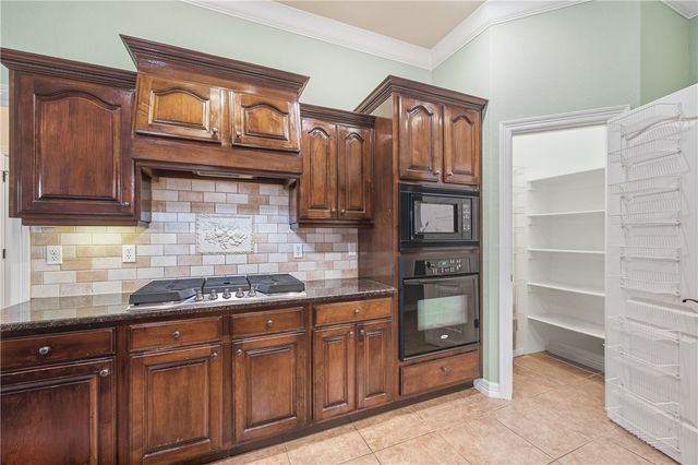 4379 Carriage Crossing Lane, Springdale, AR 72762