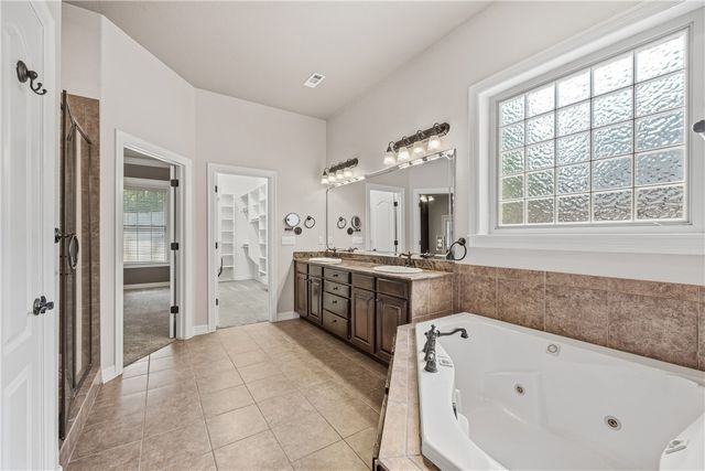 4379 Carriage Crossing Lane, Springdale, AR 72762