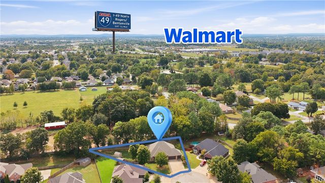 4379 Carriage Crossing Lane, Springdale, AR 72762